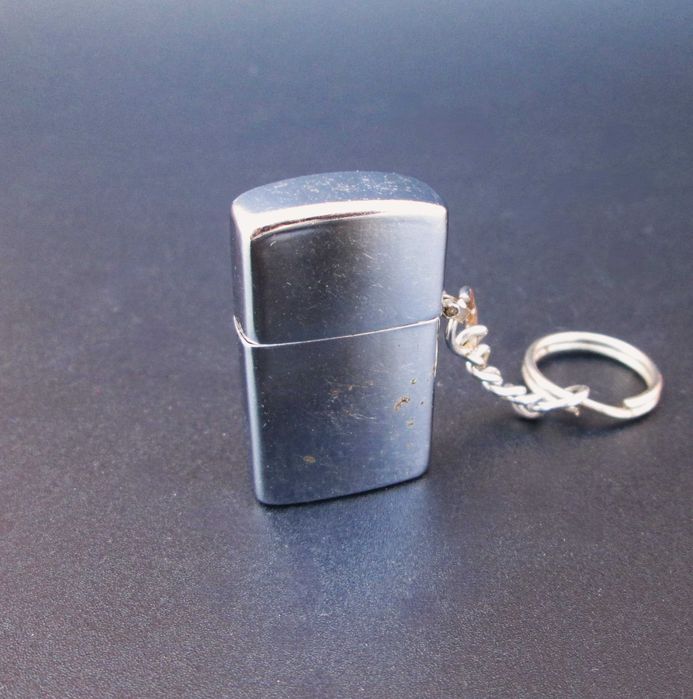 1960's Pequeno Isqueiro / Porta-chaves a Gasolina