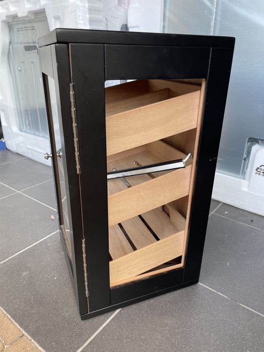 Humidor do cygar uszkodzony