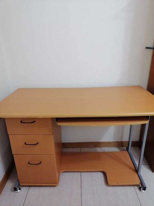 Secretária escritório