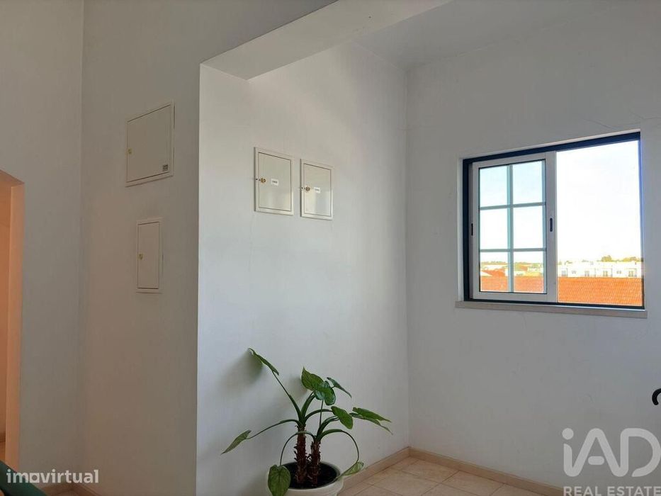 Apartamento T2 em Almeirim de 163,00 m2
