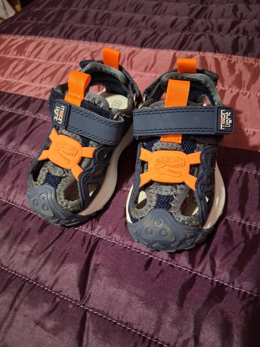 Sandalias de criança