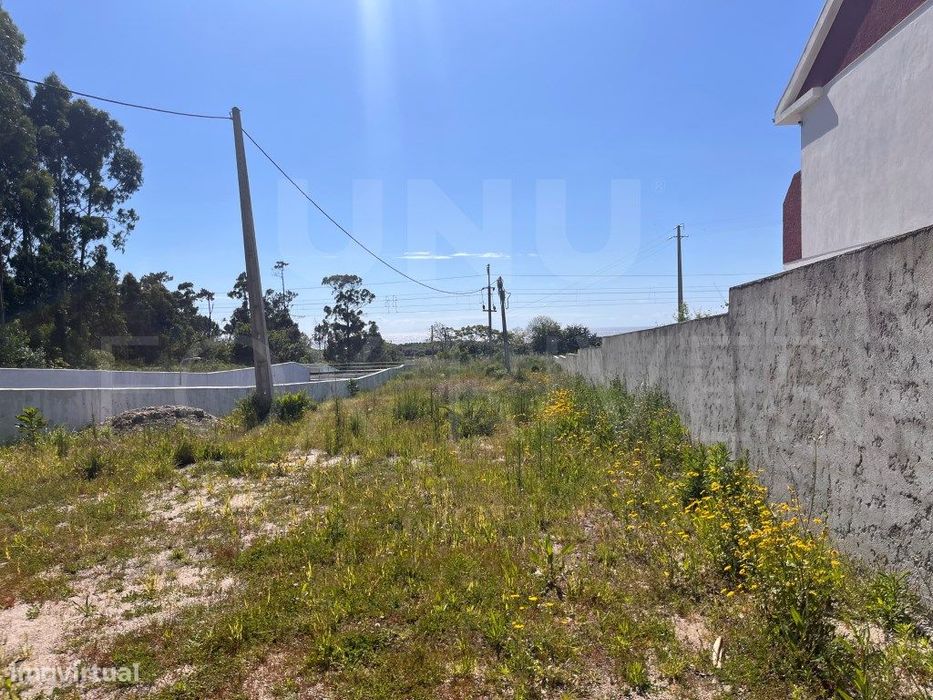 Terreno com Projeto em Carreço