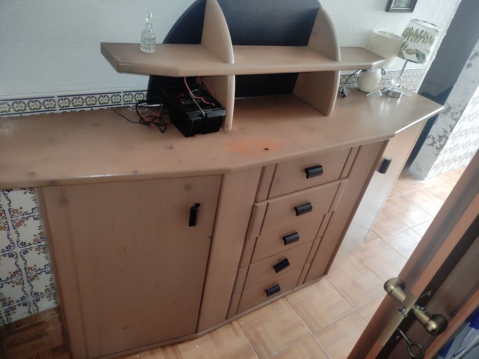 Móvel em madeira de abeto para Sala ou hall de entrada .