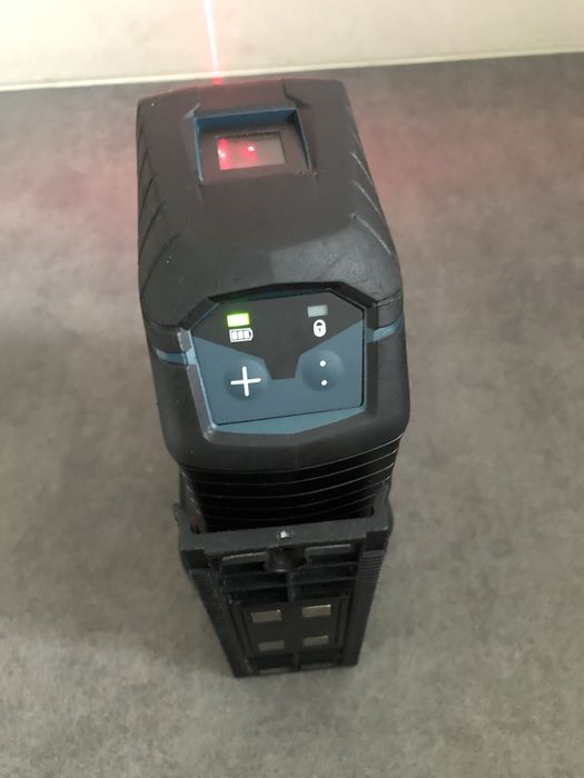 Лазерний лінійний нівелір Bosch GCL 2-15