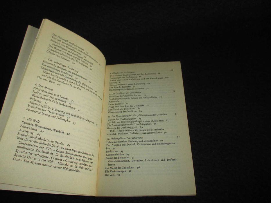 Livros de bolso em língua estrangeira Kafka Baudelaire Handke