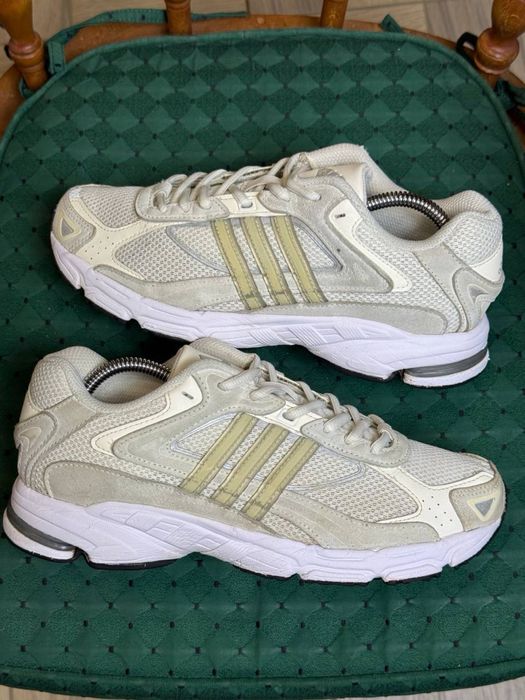 Оригінальні кросівки “Adidas Response CL”