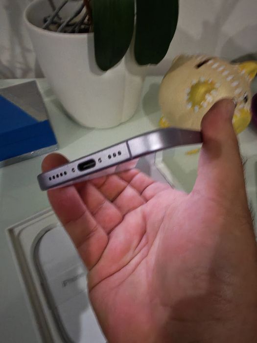 IPhone 17 256g sim-novo com factura e garantia até 06/2029