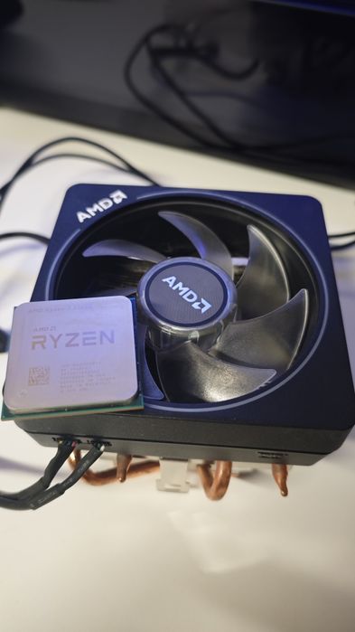 AMD RYZEN 7 3700X 8-core ( 3.6GHz-4.4GHz ) com cooler64738411390721124