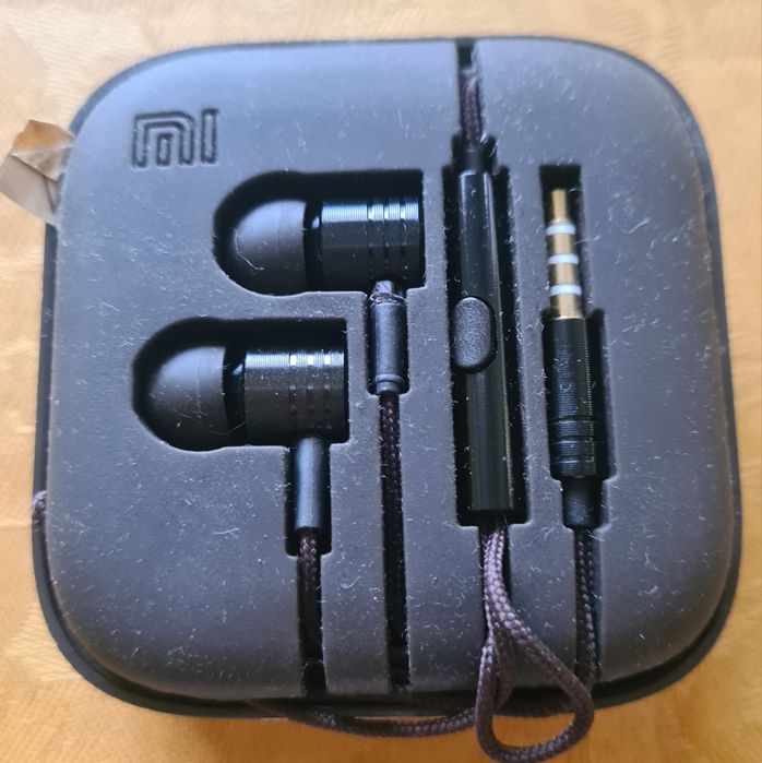 Fones da marca ML antigos