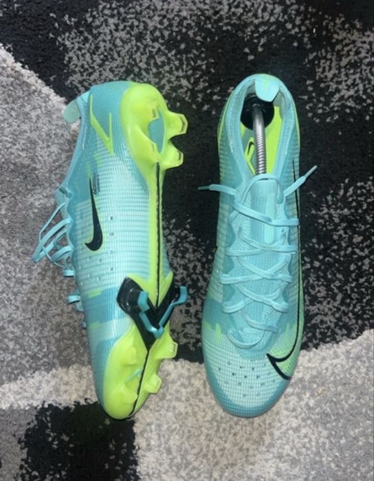 Chuteiras Nike Mercurial