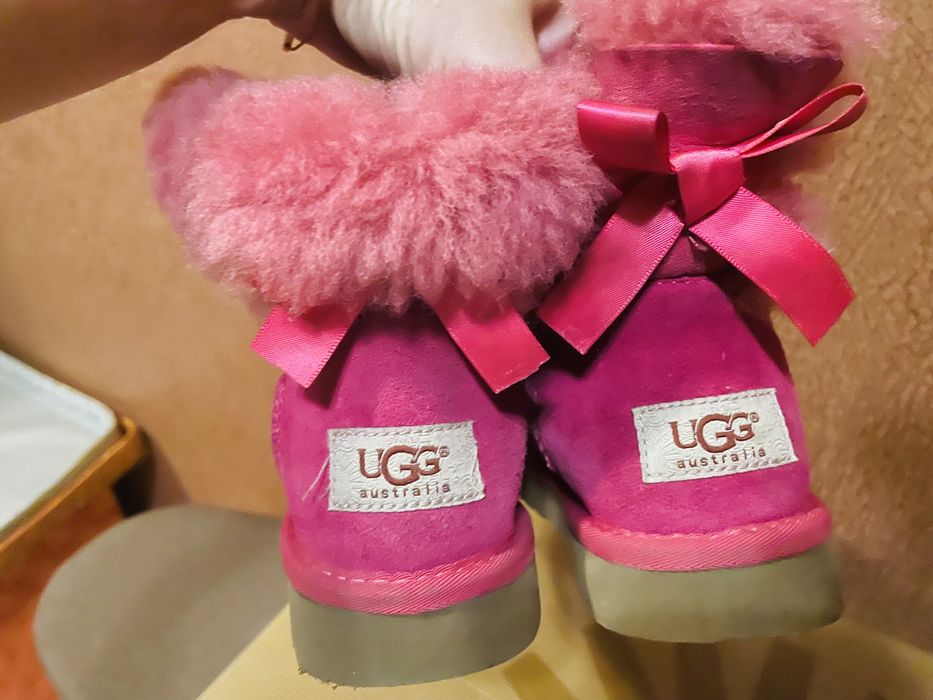 Детские зимние розовые уги( UGG) для девочки