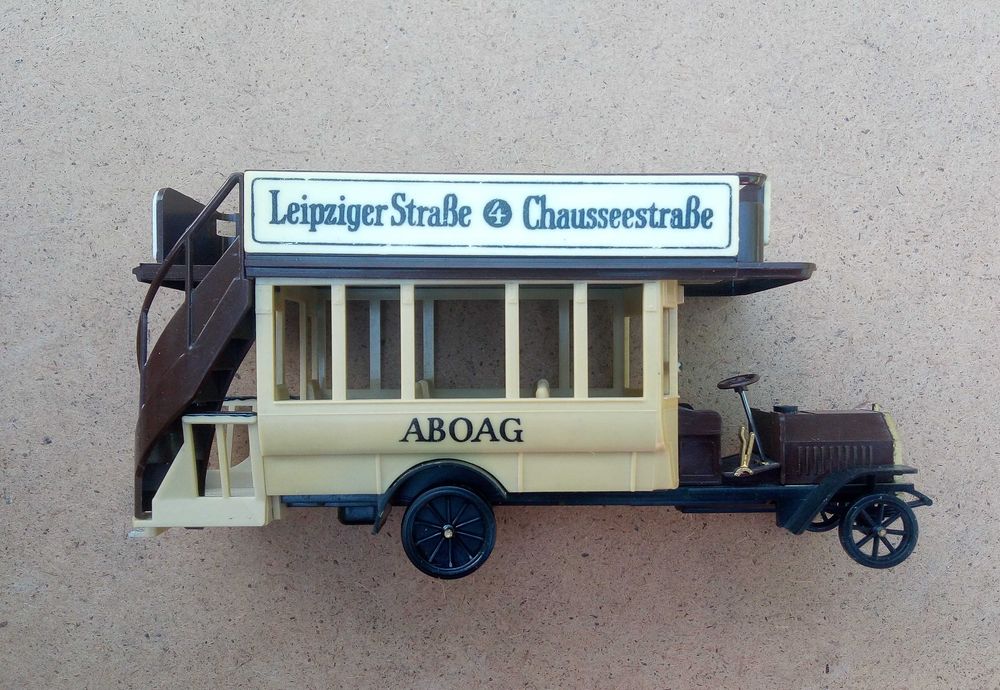 Модель автобуса Daimler 1911 Veb Plastspielwaren Berlin 1:43
