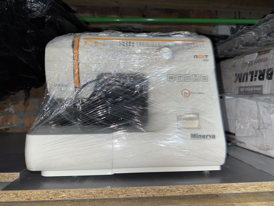 Машинка швейная minerva