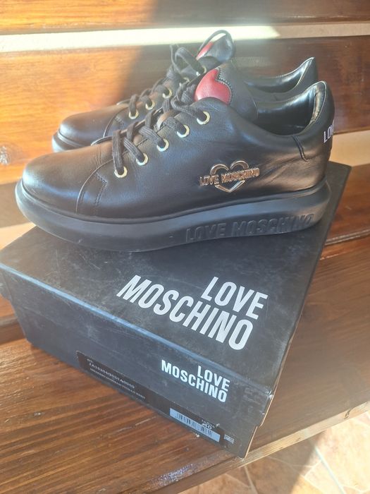 Шкіряні кеди Love Moschino