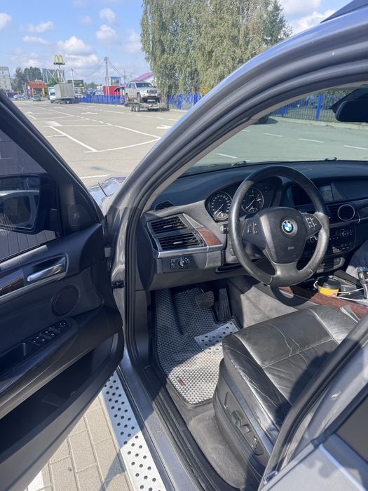 Продам BMW  X5 2013