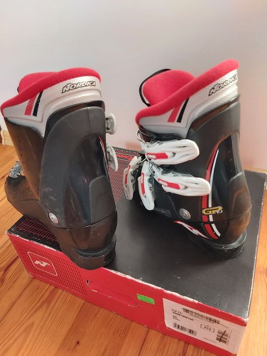 Komplet narciarski buty , narty Noedica.