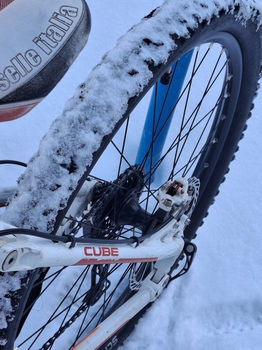 Велосипед Cube, вся навіска в описі