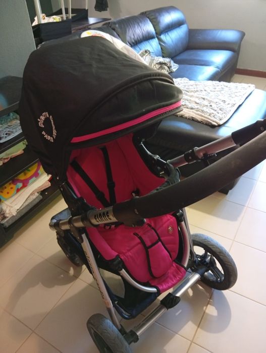 Carro de bebê semi novo