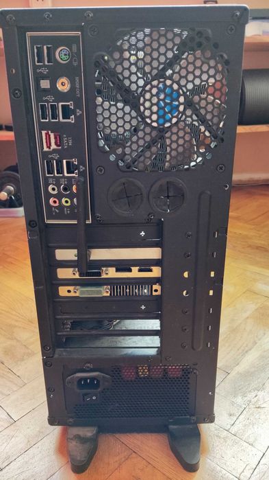 *** Komputer gamingowy ***