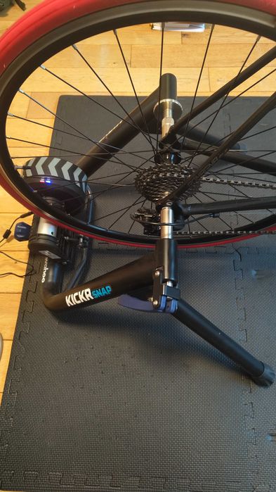 Trenażer Wahoo KICKR snap