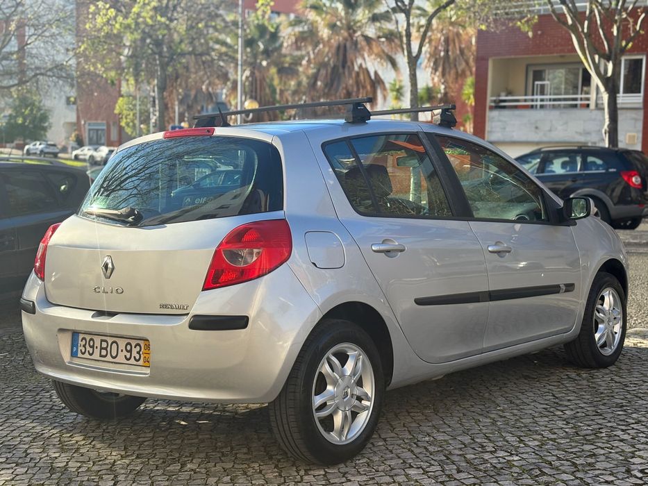 Renault Clio 1.2 Gasolina – Versão R-Clio – Económico e Fiável