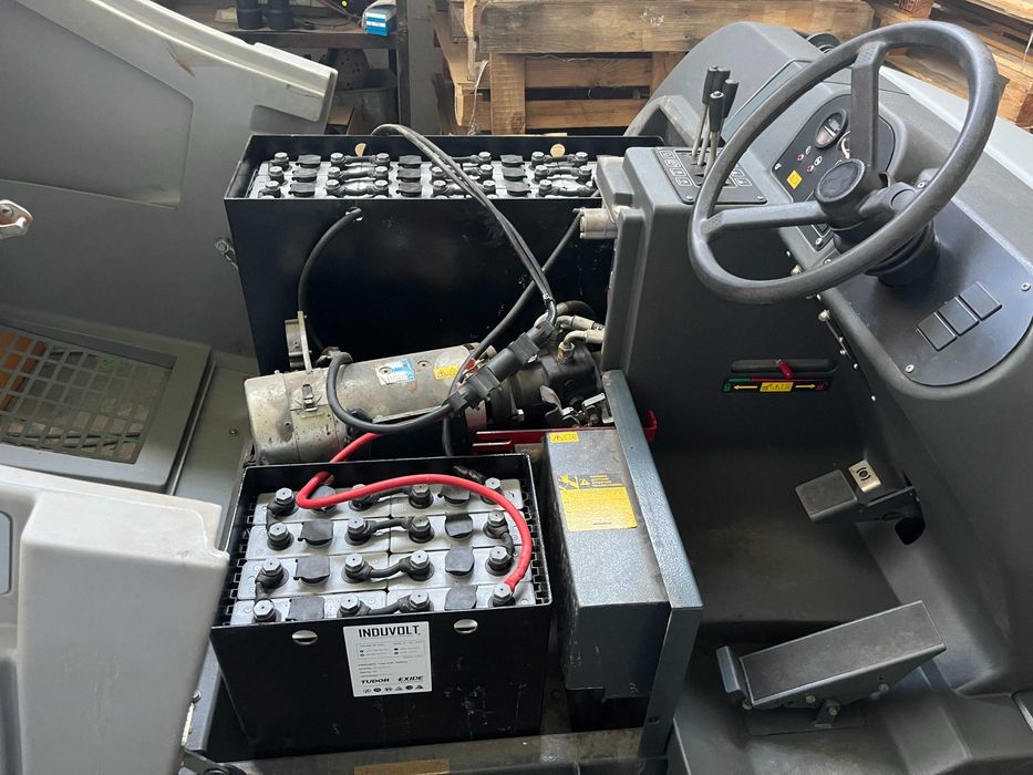 Varredora a Baterias NILFISK SR 1601 B Recondicionada