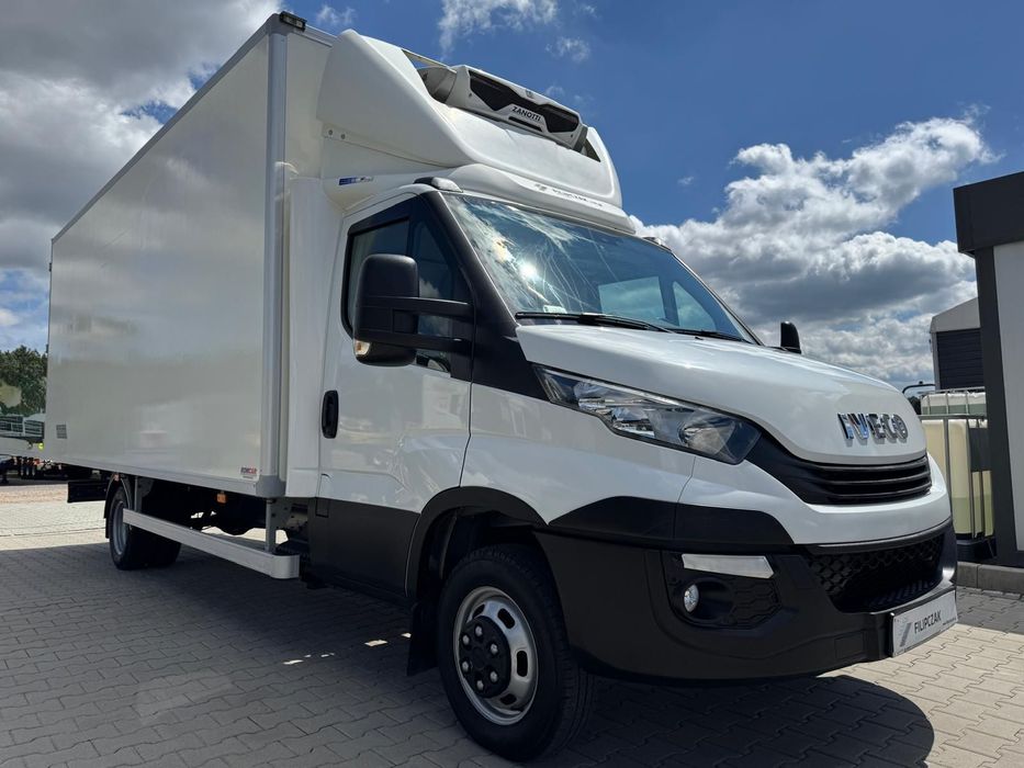 Iveco Daily 50C18 50-180 Chłodnia 8 10 12 palet do wyboru Winda 1t  Izoterma Chłodnia 5,6 dł Salon PL I-wł 12 Palet 2t Ład. 5,2 DMC Winda