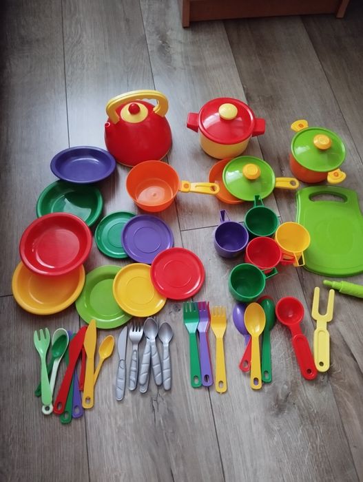 Набір іграшкового посуду