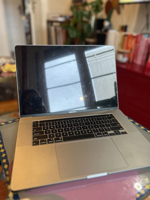 Mac book pro 2019 16” para peças