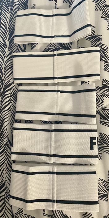 Braçadeiras futebol ,Diretor,Delegado ,Medico etc novas