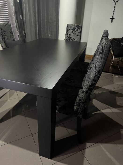 Mesa preta em muito bom estado