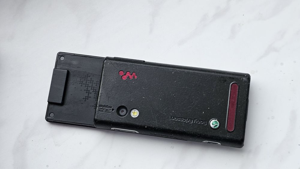 Sony Ericsson W715. Ładny sprawny. Bez sim