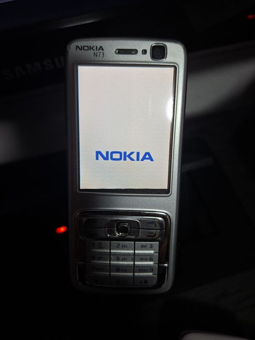 Nokia N73 - Telemóvel