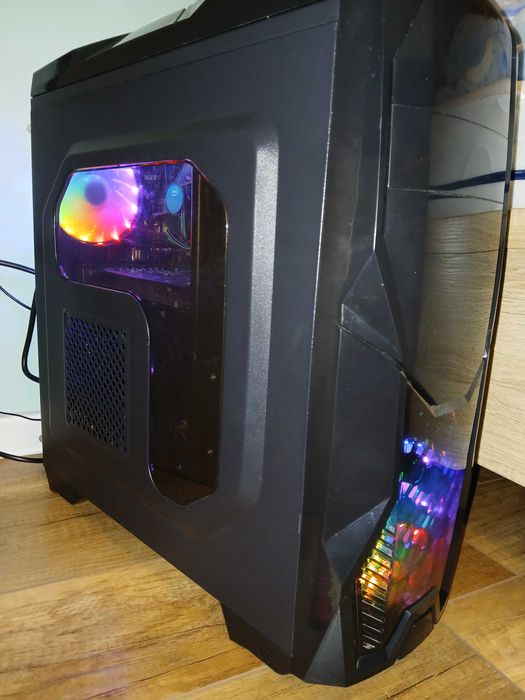 Komputer stacjonarny PC gamingowy