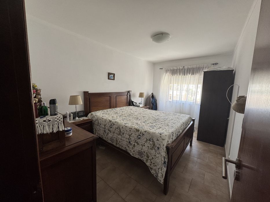 Apartamento T2, 1° andar com varanda e terraço (RESERVADO)