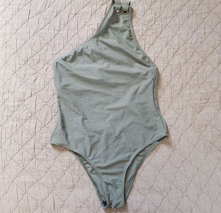 Fatos de banho e biquínis