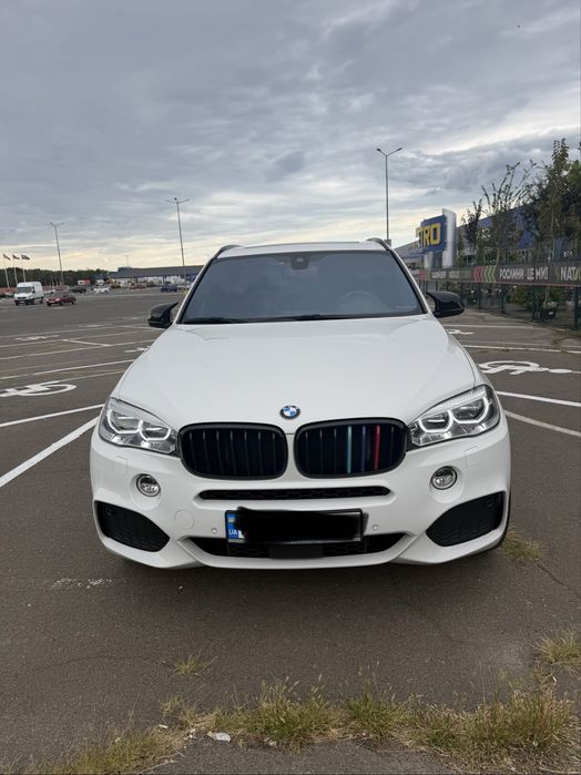 Продам bmw x5 2017 года