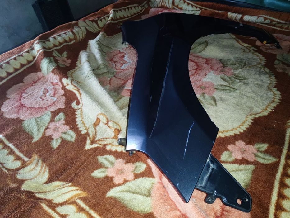 Крило ліве Volvo V60 - S60, 2012, під відновлення.