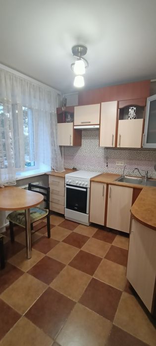 Сдам  1 но  комнатную  квартиру  на  улице  СЕГЕДСКОЙ