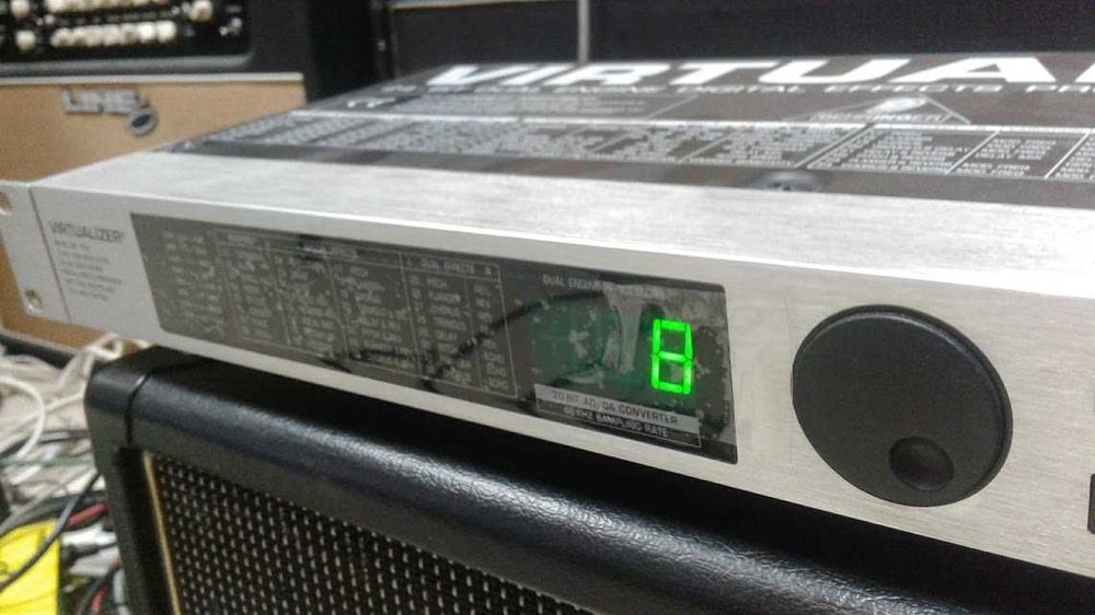 Продам процессор Behringer Virtualizer DSP 1000p.В отличном состоянии.