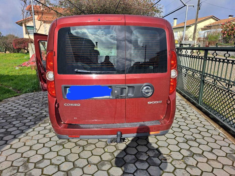 Opel Combo D L1H1 – 1.6 CDTI Automática (SEM DOCUMENTOS)
