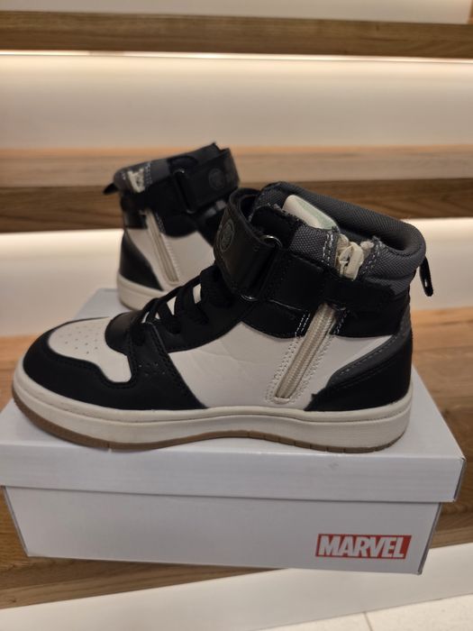 Buty chłopięce jesienne marvel smyk stan bdb r. 31