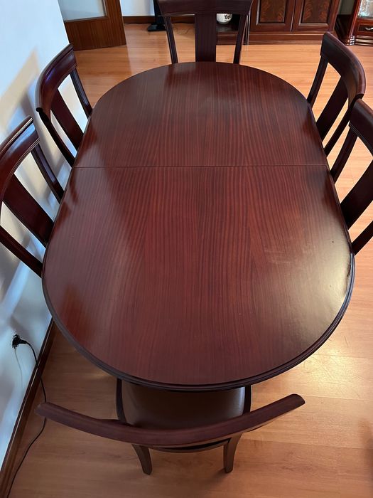 Mesa de jantar com 6 cadeiras