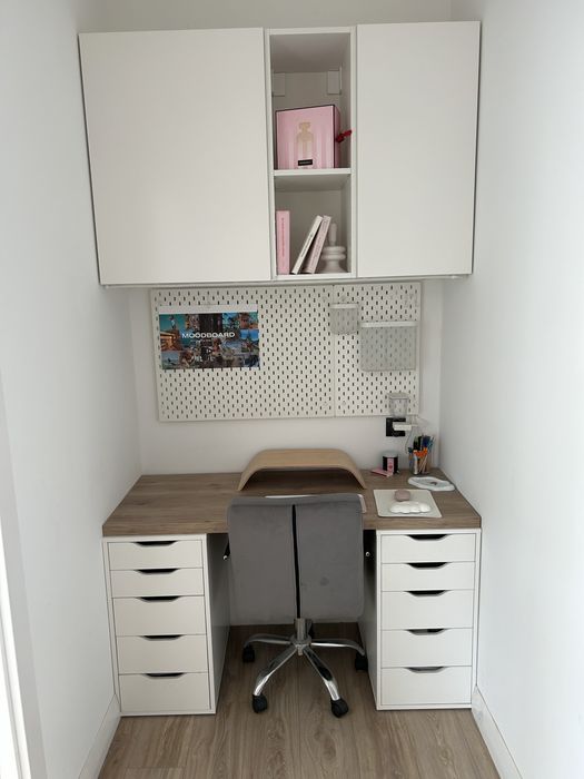 Biuro z szafkami komplet