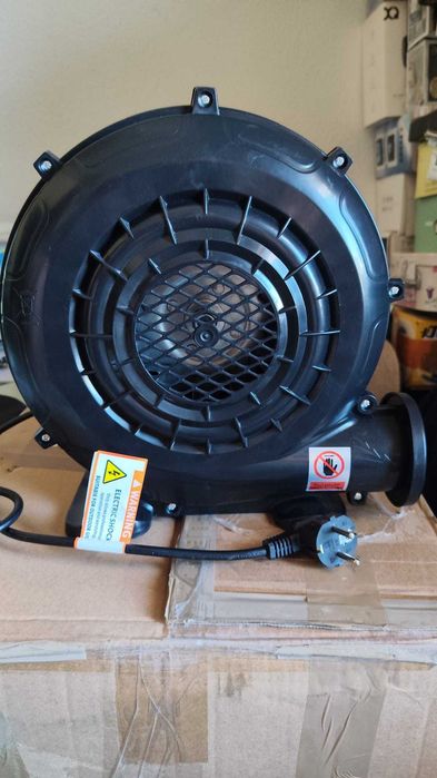 Tela de Projeção Insuflável VEVOR 18FT + Soprador 250W – Nova