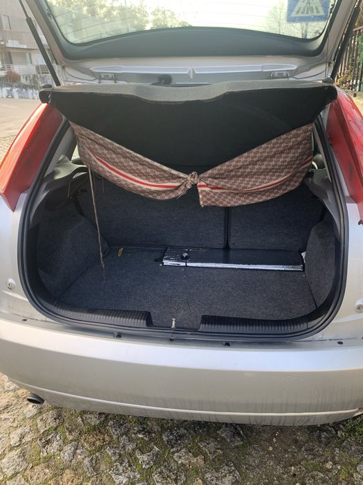 Ford Focus 1.6 Gasolina — 1999 | Fiável e pronto a andar