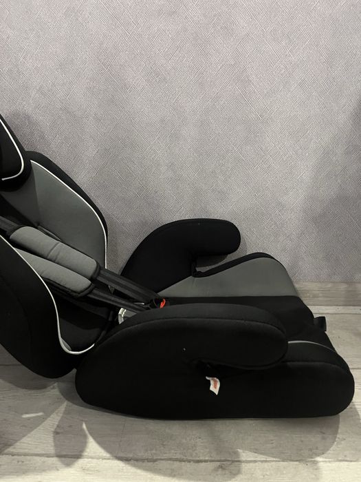 Дитяче автокрісло.Детское автокресло.Есть наклон для сна. Німеччина