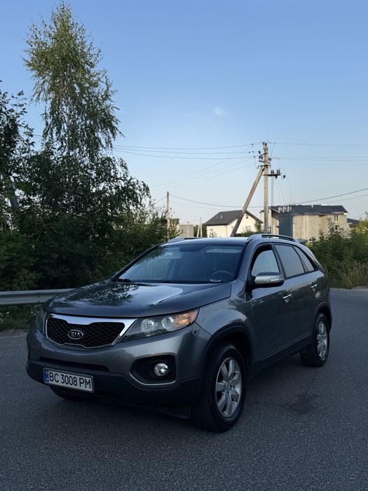 Kia Sorento 2011 • 2.4 бензин • автомат
