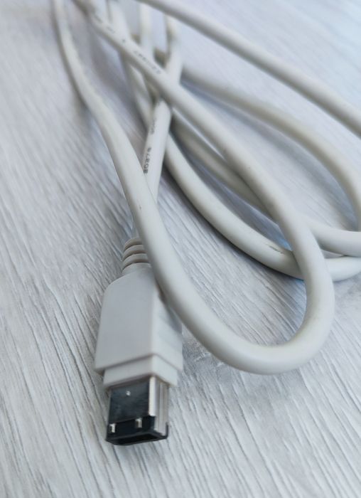 Przewód IEEE 1394 (FireWire)