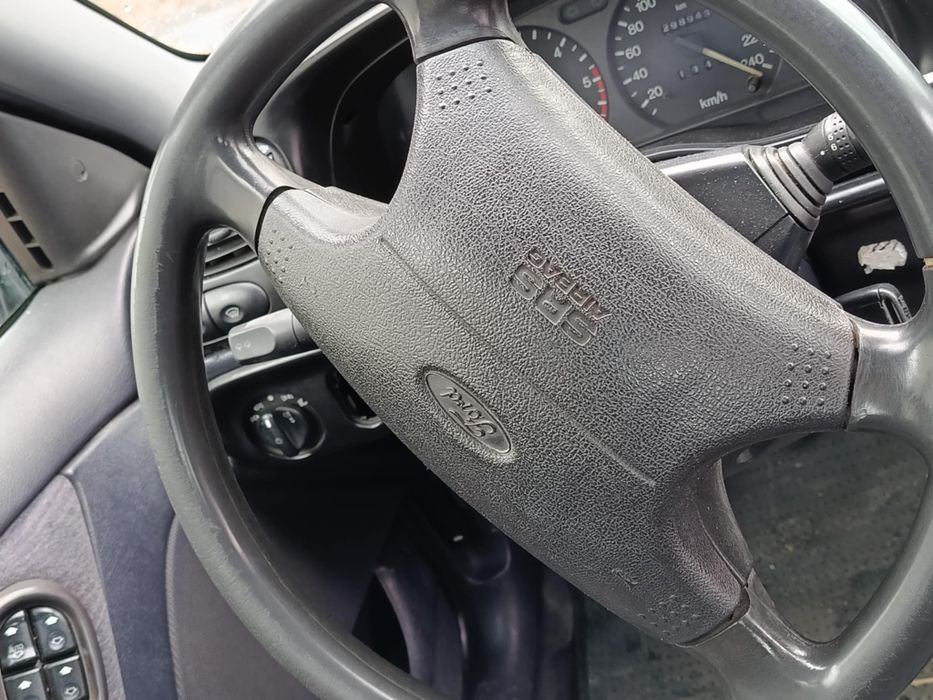 Carro ford mondeo 1,8